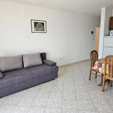 Ian Apartmán